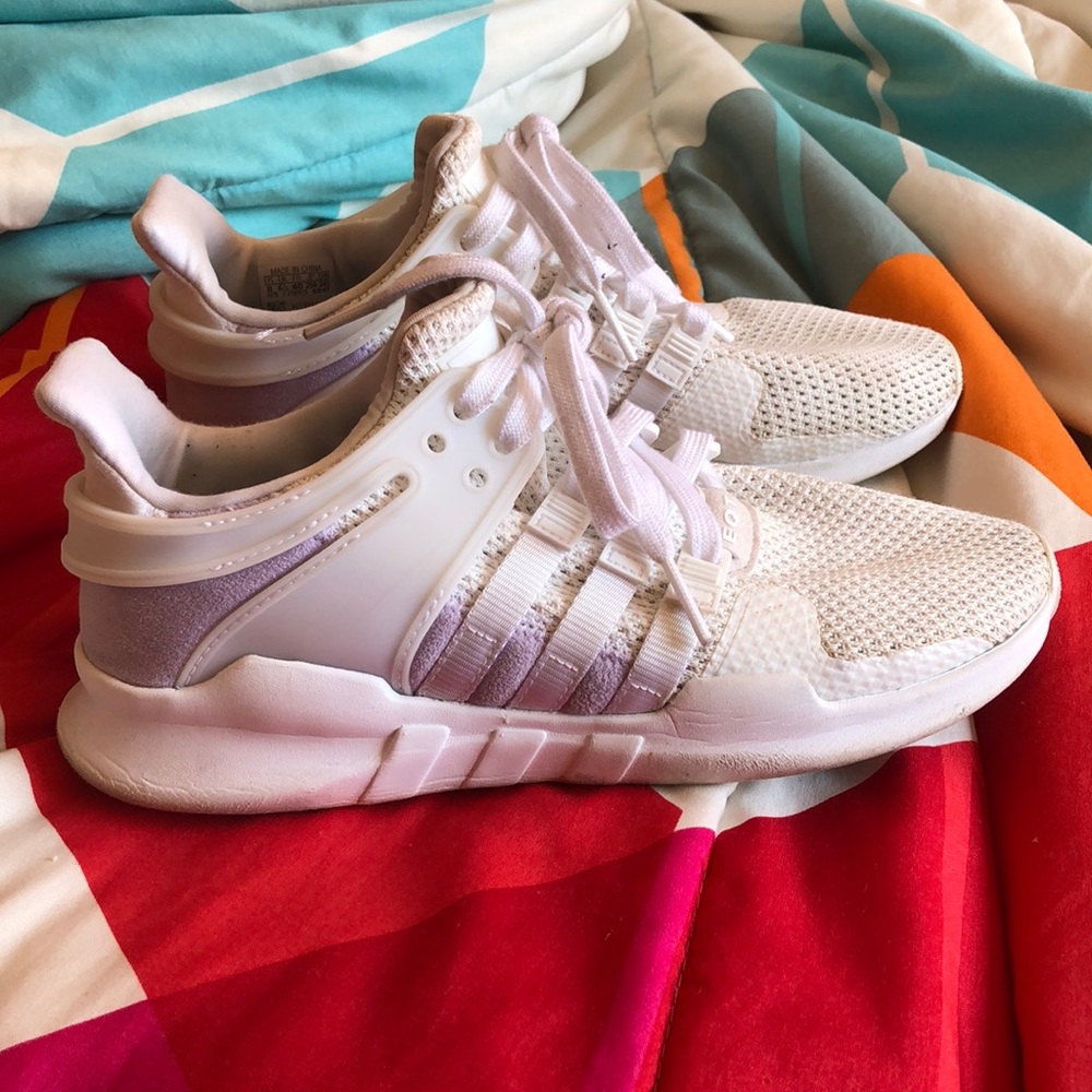 purple to white ombré adidas tennishoes